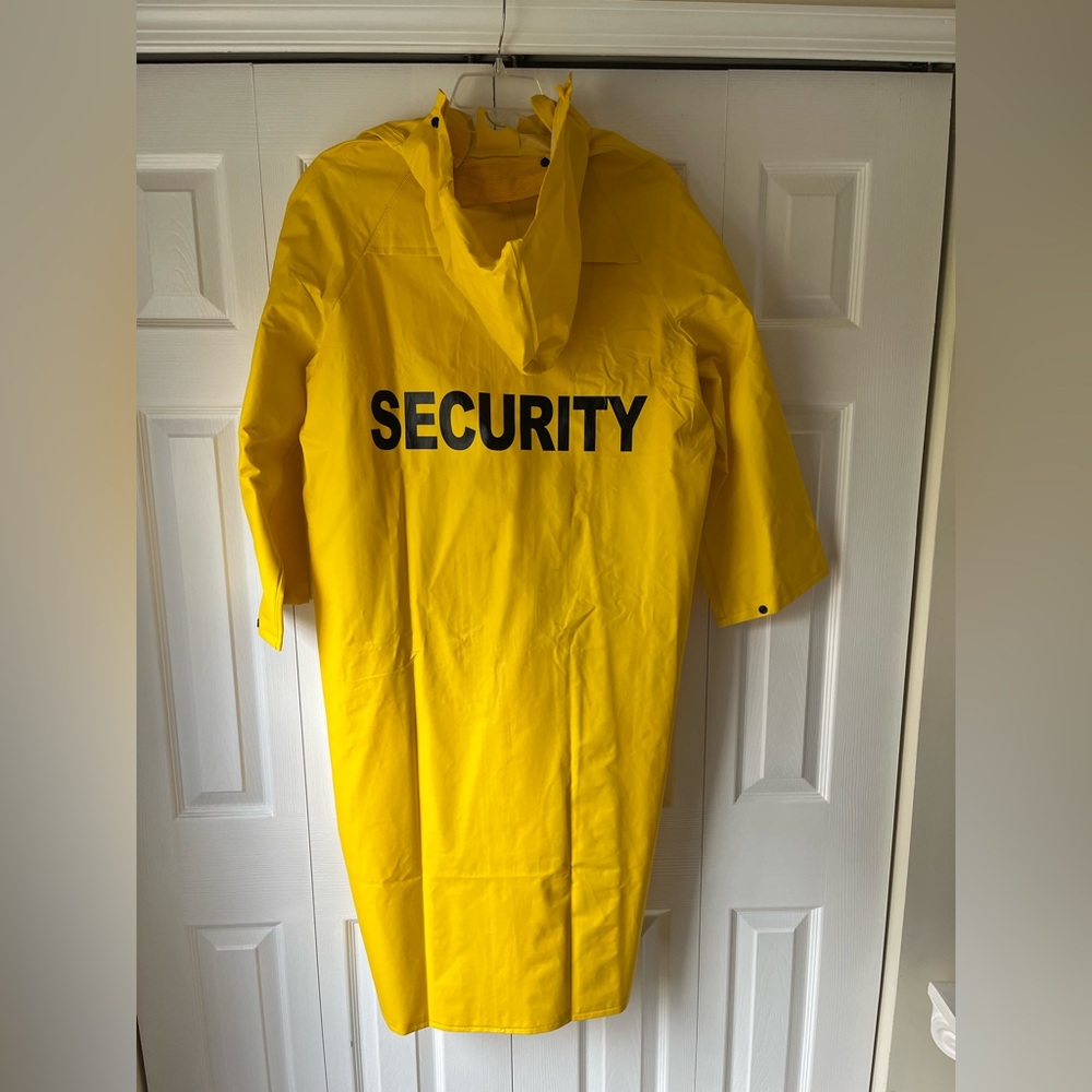 Security long yellow raincoat, men’s size M (costume idea ?)